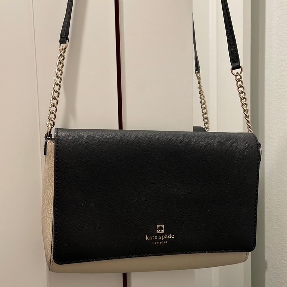 Classic and chic crossbody by Kate Spade